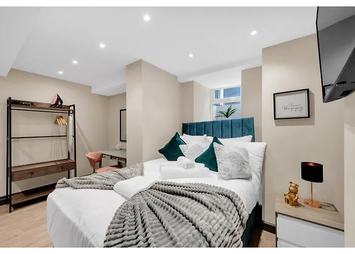Experience Local: Quaint Studio In Cental Location